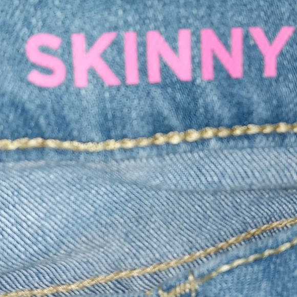 Pink tie outfit - Picture 13 of 13